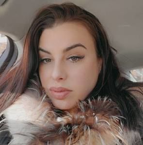 Meet your Posher, Iza